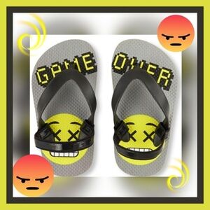 Children’s Place Flip Flops ✦ Emoji “Game Over” Foam Sandals ✦ Grey & Yellow NWT
